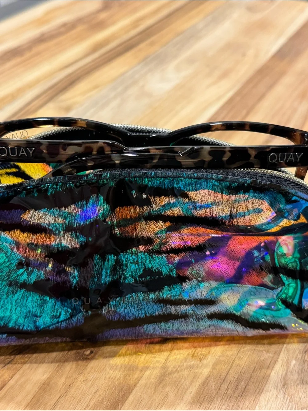 QUAY Hardwire Blue Light Glasses | Tortoise Frames | Case Included